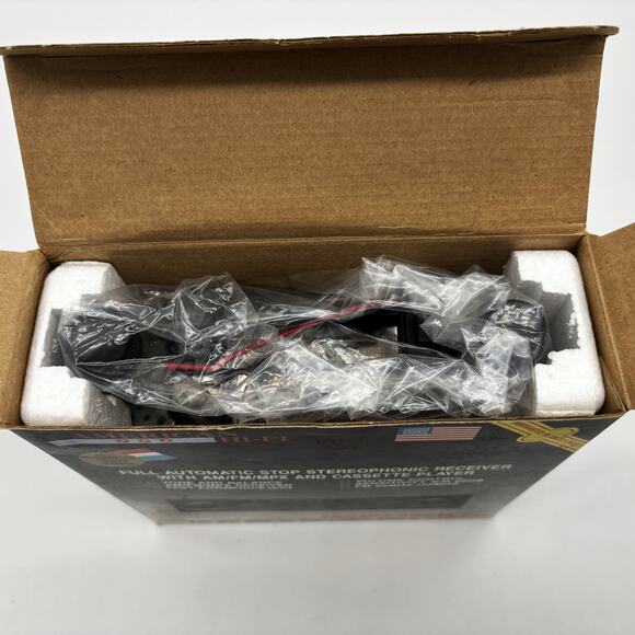 Vtg American Hi-Fi Car Stereo Receiver AM FM MPX Cassette Player 125W USA CR-18 - Picture 4 of 6